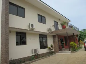 5bdrm House in Labone for rent