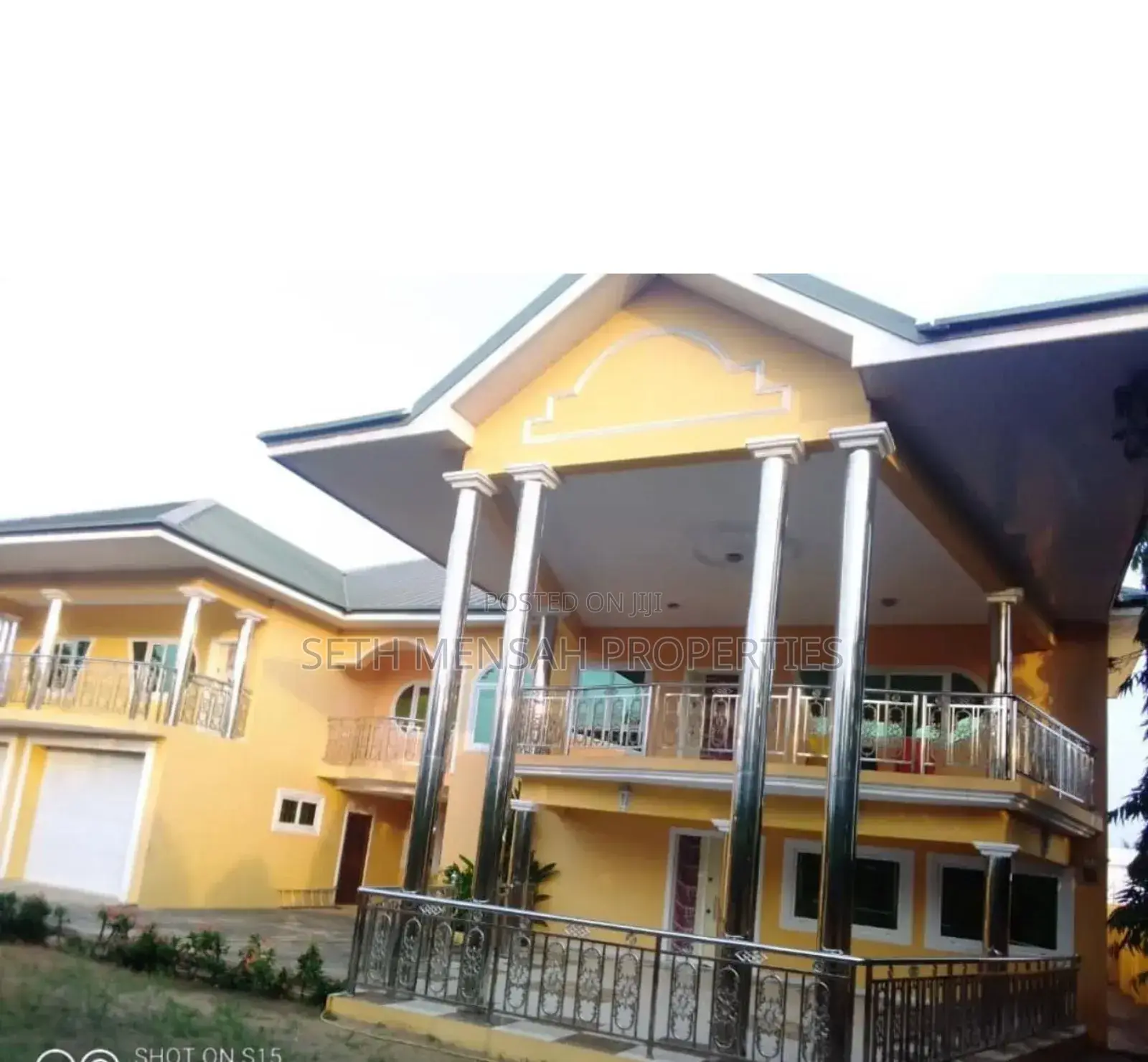 9bdrm House in East Legon for rent