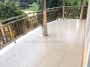 9bdrm House in East Legon for rent