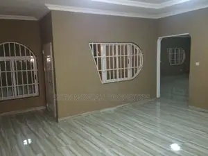 9bdrm House in East Legon for rent