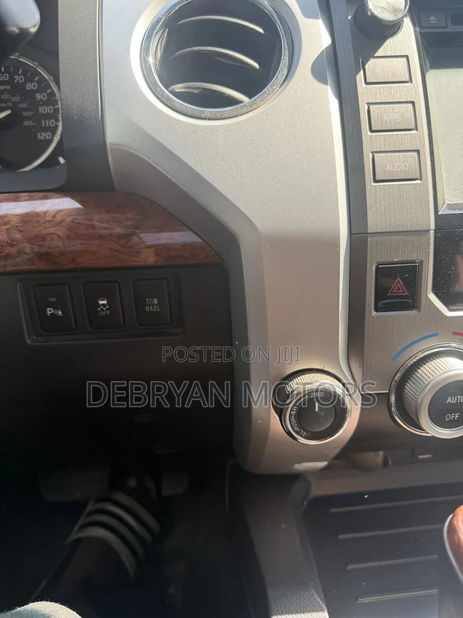 Toyota Tundra 1794 4dr CrewMax 4WD SB (5.7L 8cyl 6A) 2015 Burgundy