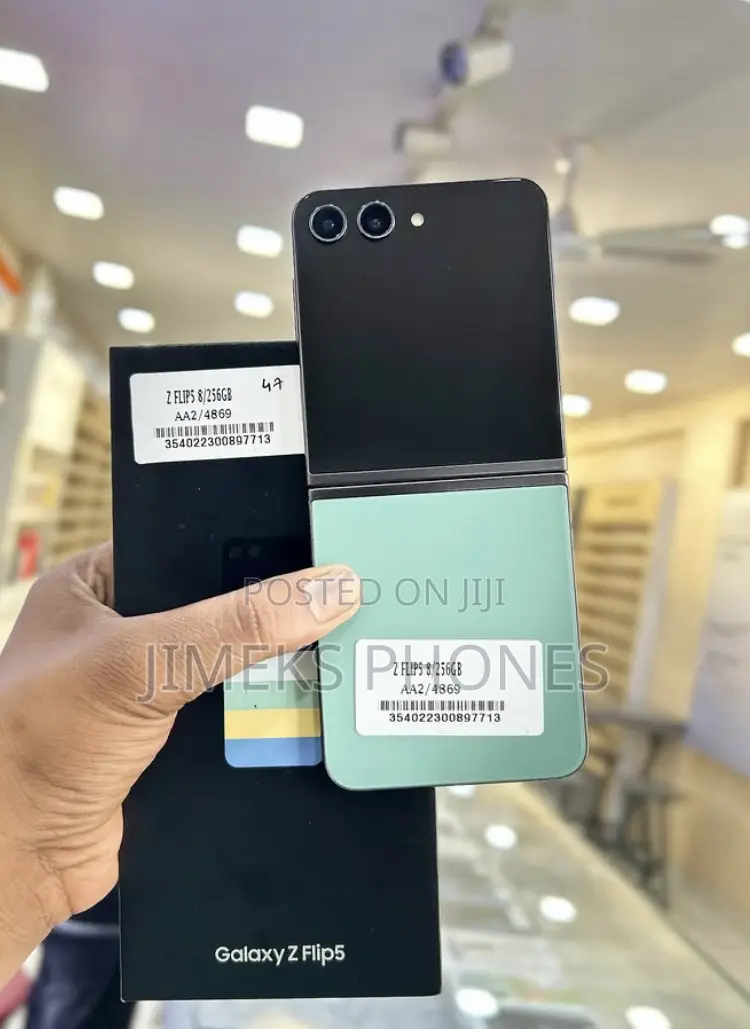 New Samsung Galaxy Z Flip 5 256 GB Green