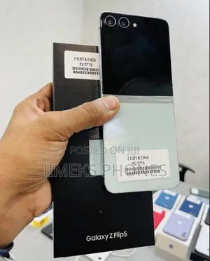 New Samsung Galaxy Z Flip 5 256 GB Green