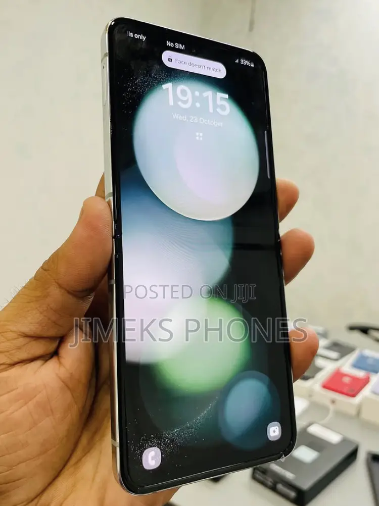 New Samsung Galaxy Z Flip 5 256 GB Green