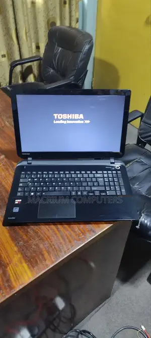 Laptop Toshiba Satellite L50D 8GB AMD A8 HDD 1T