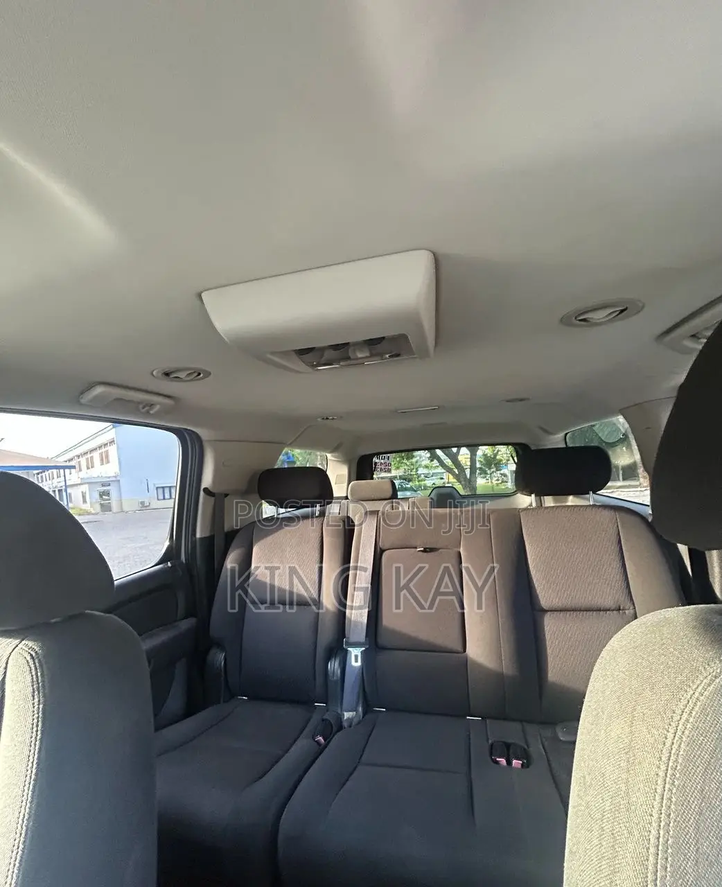 Chevrolet Suburban 1500 LT 2010 Silver