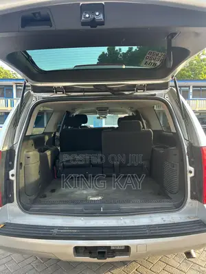 Chevrolet Suburban 1500 LT 2010 Silver