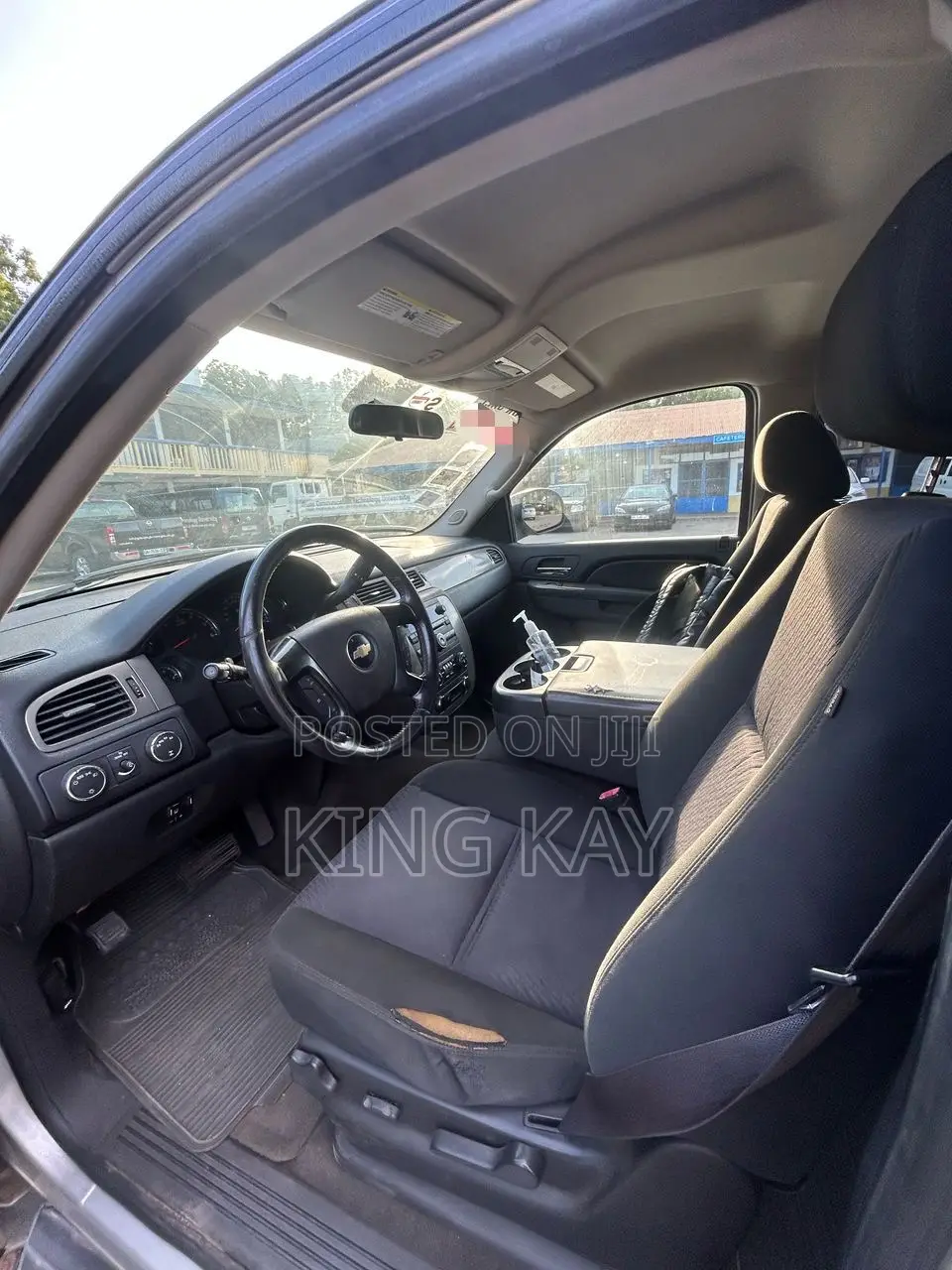 Chevrolet Suburban 1500 LT 2010 Silver
