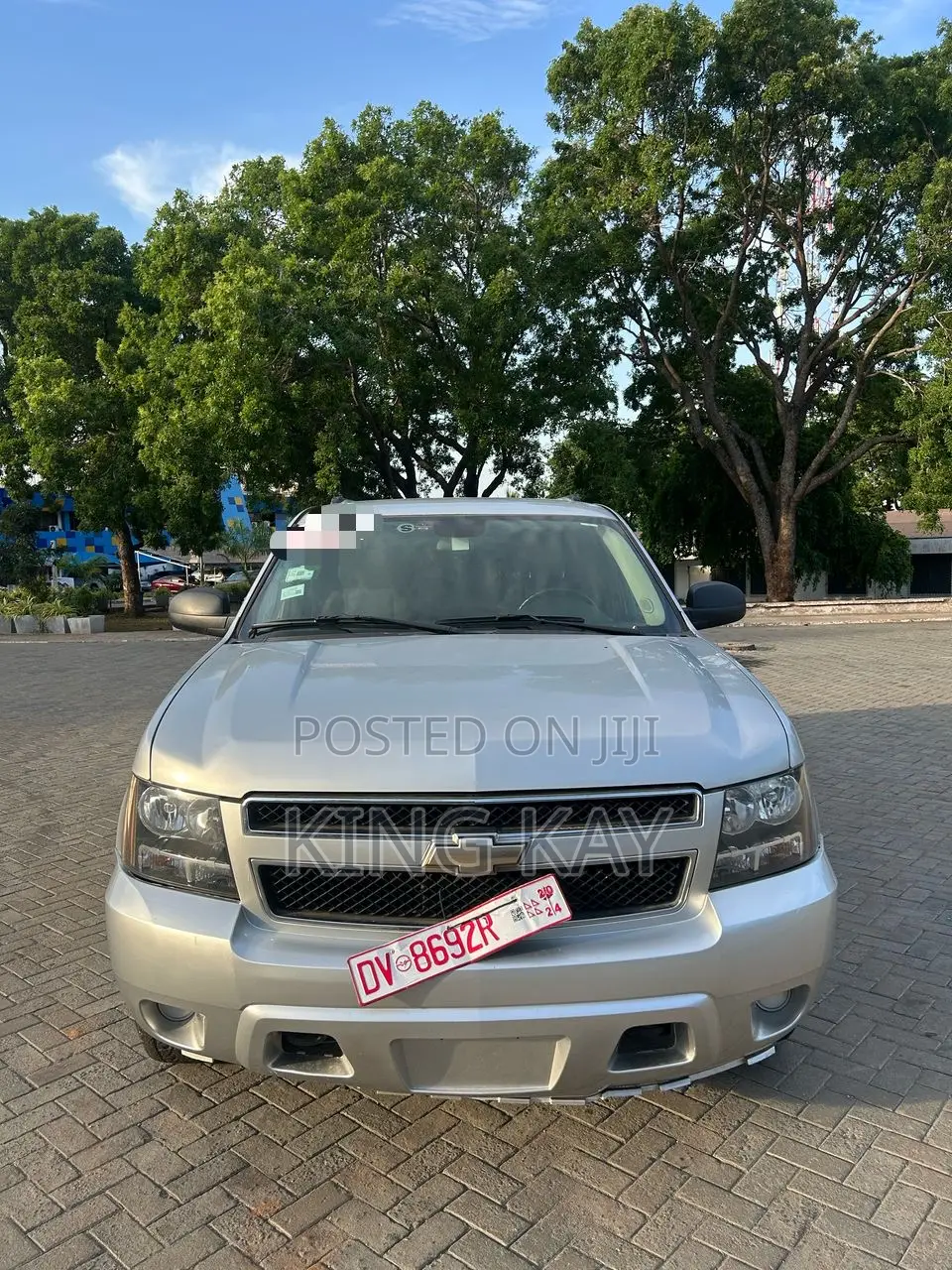 Chevrolet Suburban 1500 LT 2010 Silver
