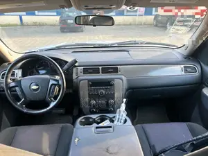 Chevrolet Suburban 1500 LT 2010 Silver