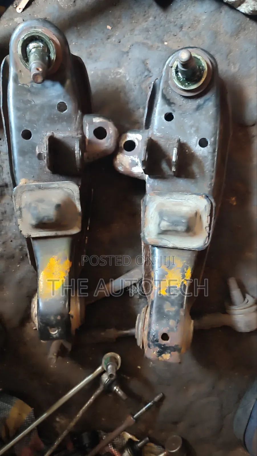 Hyundai Grace H100 Lower Arm