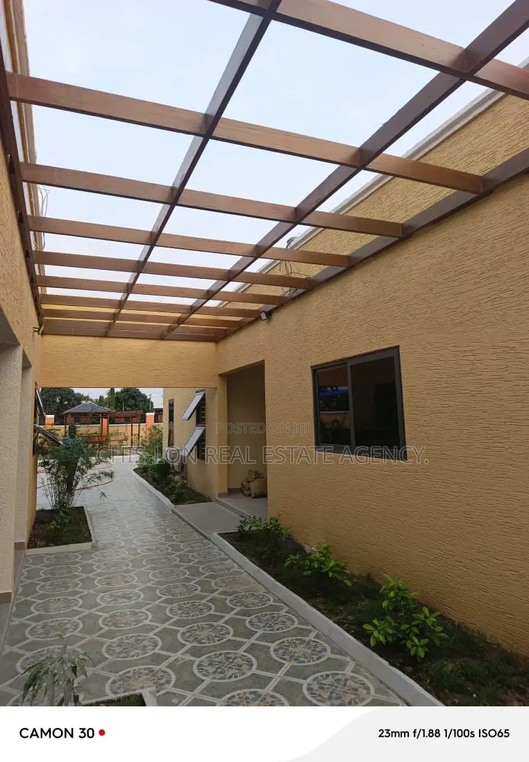 6bdrm House in Kasoa Krispol City for sale