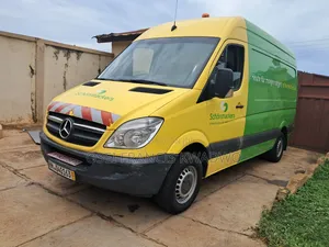 Mercedes-Benz Sprinter 2012 Yellow