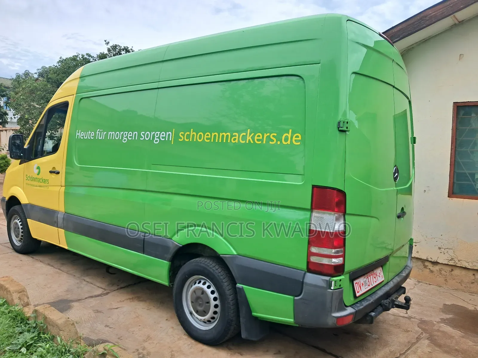 Mercedes-Benz Sprinter 2012 Yellow