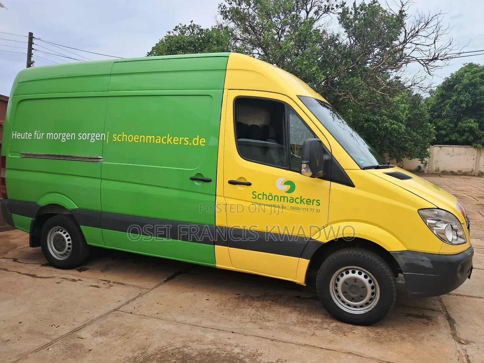 Mercedes-Benz Sprinter 2012 Yellow