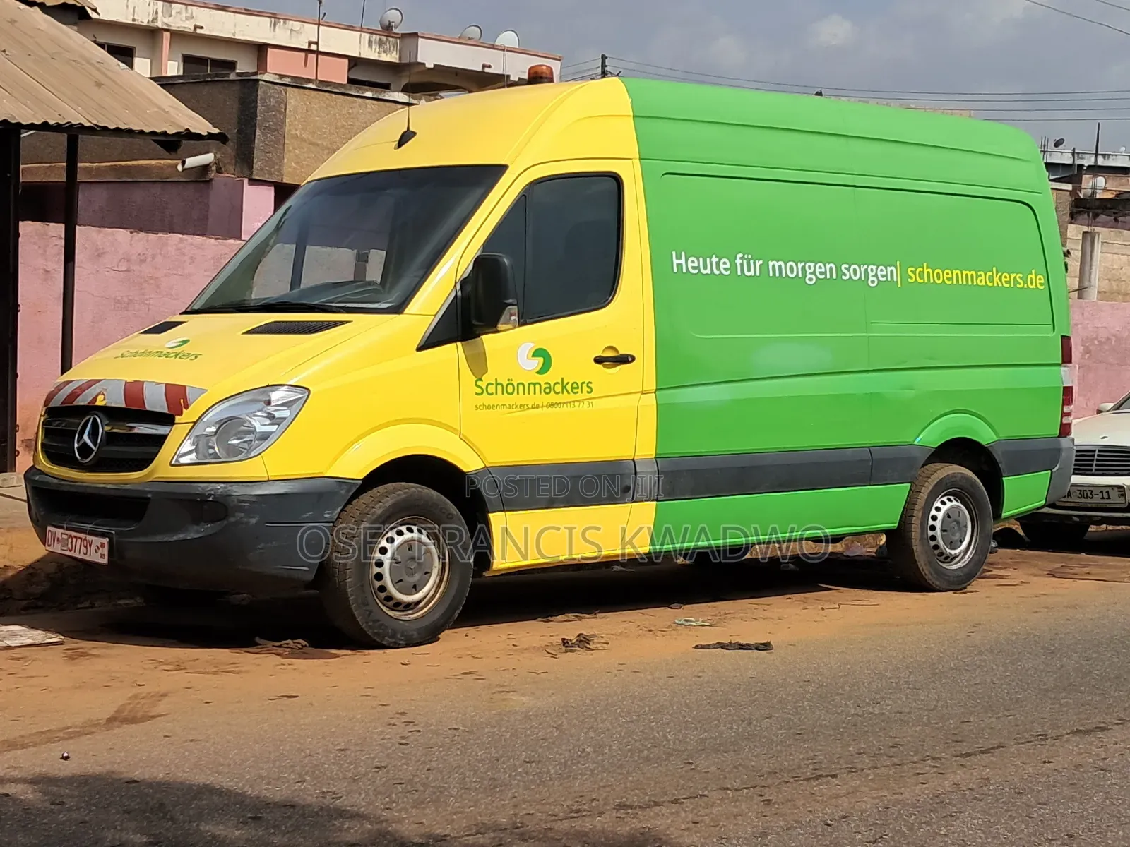 Mercedes-Benz Sprinter 2012 Yellow