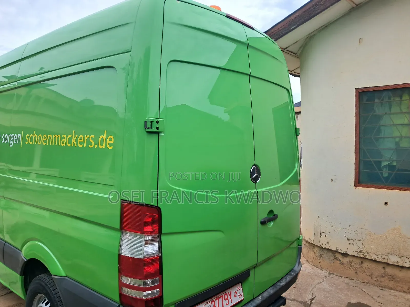 Mercedes-Benz Sprinter 2012 Yellow