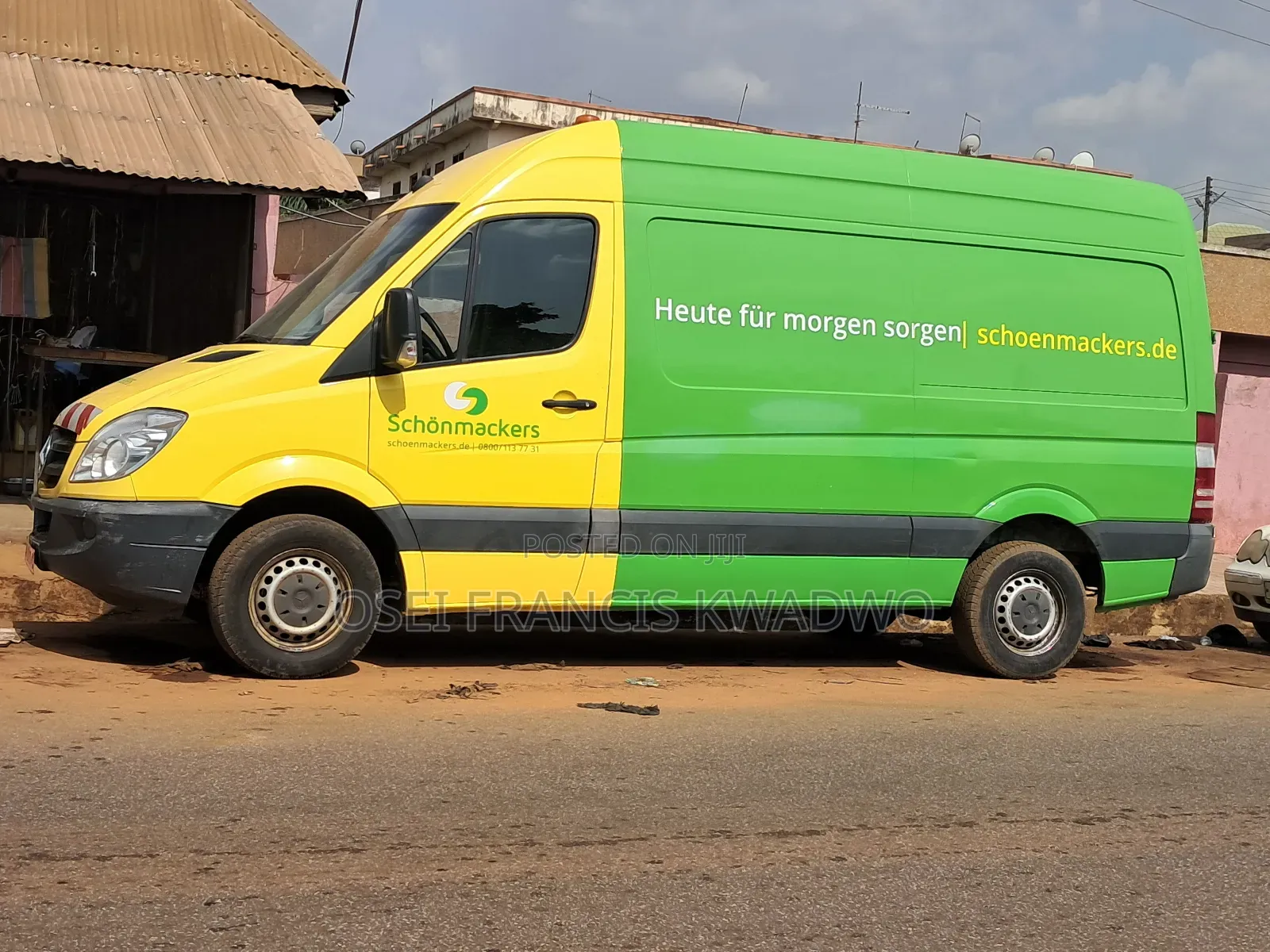 Mercedes-Benz Sprinter 2012 Yellow