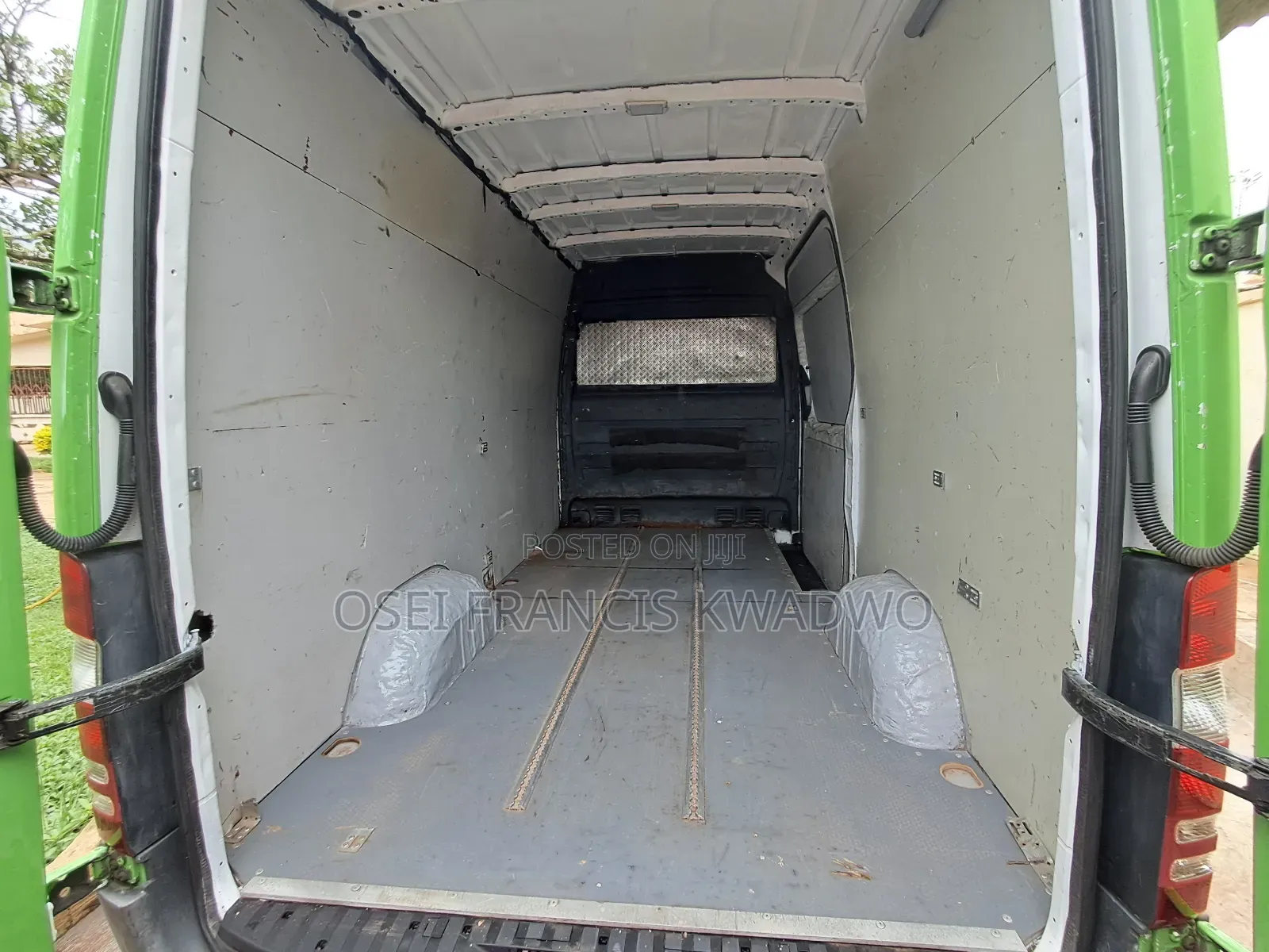 Mercedes-Benz Sprinter 2012 Yellow
