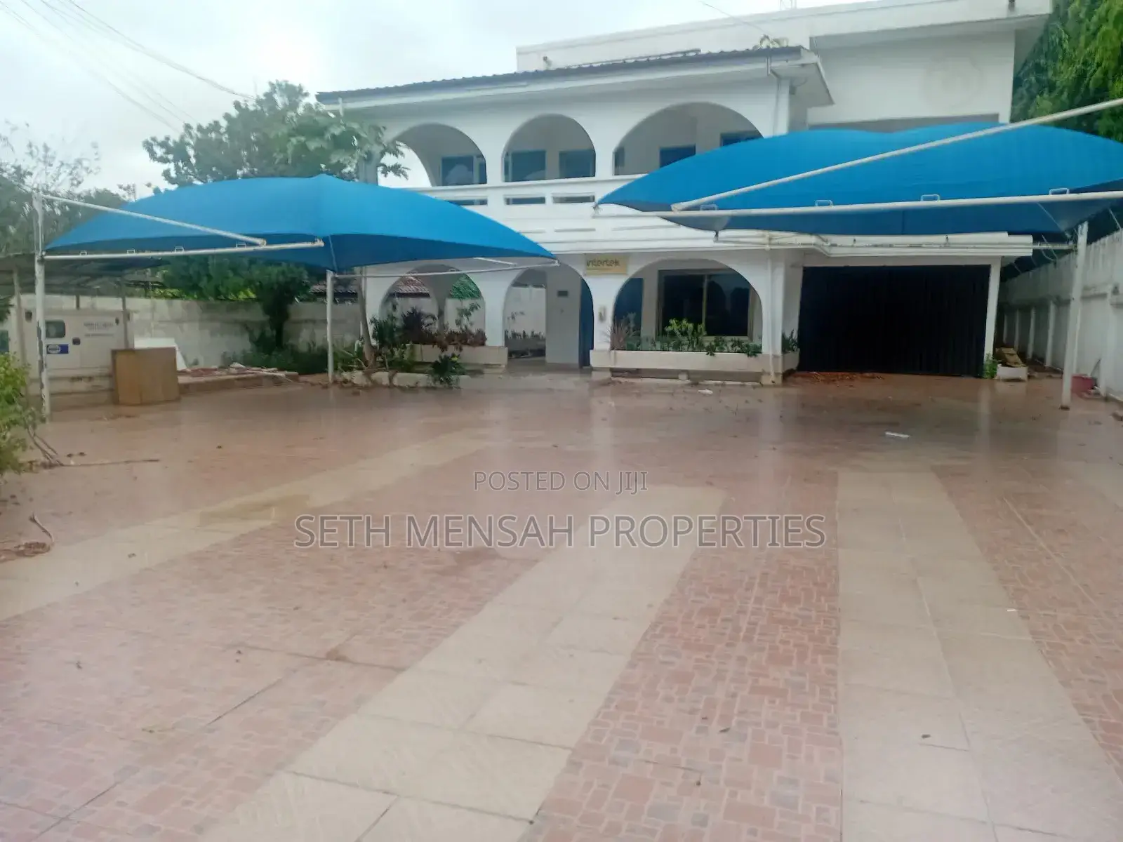 8bdrm House in Airport Residential Area for rent