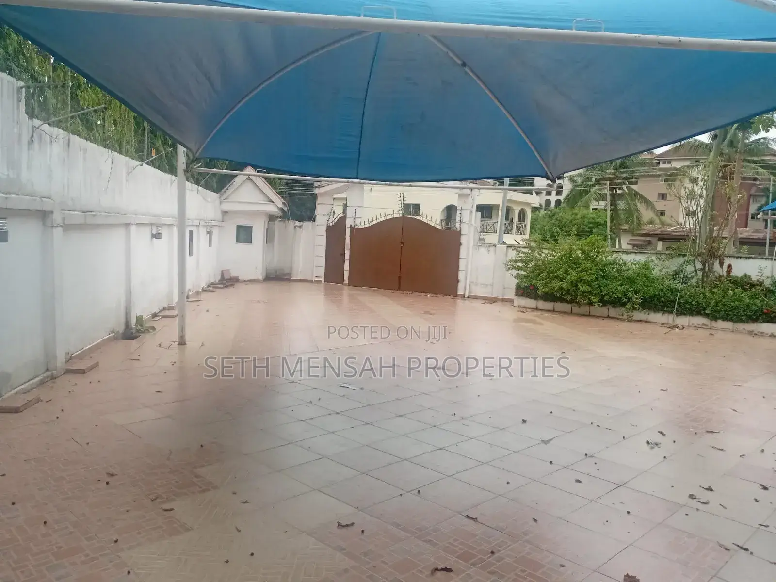 8bdrm House in Airport Residential Area for rent