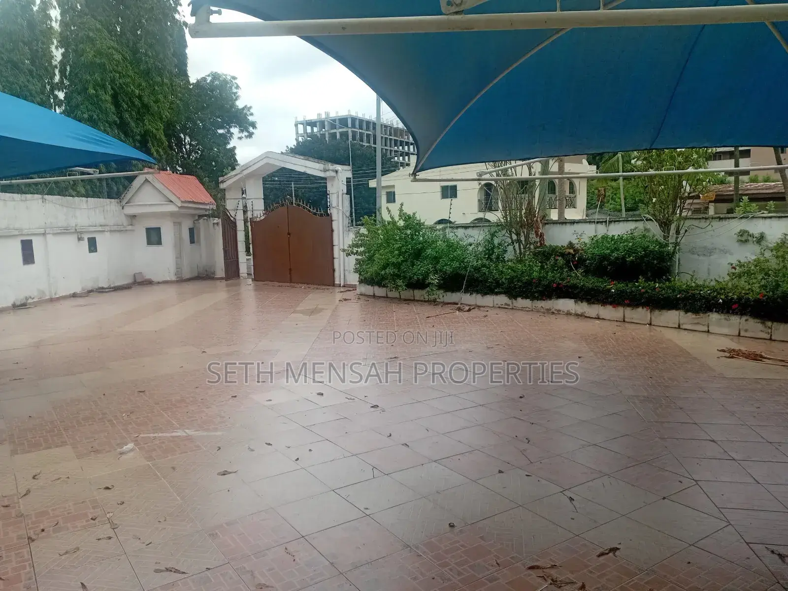8bdrm House in Airport Residential Area for rent