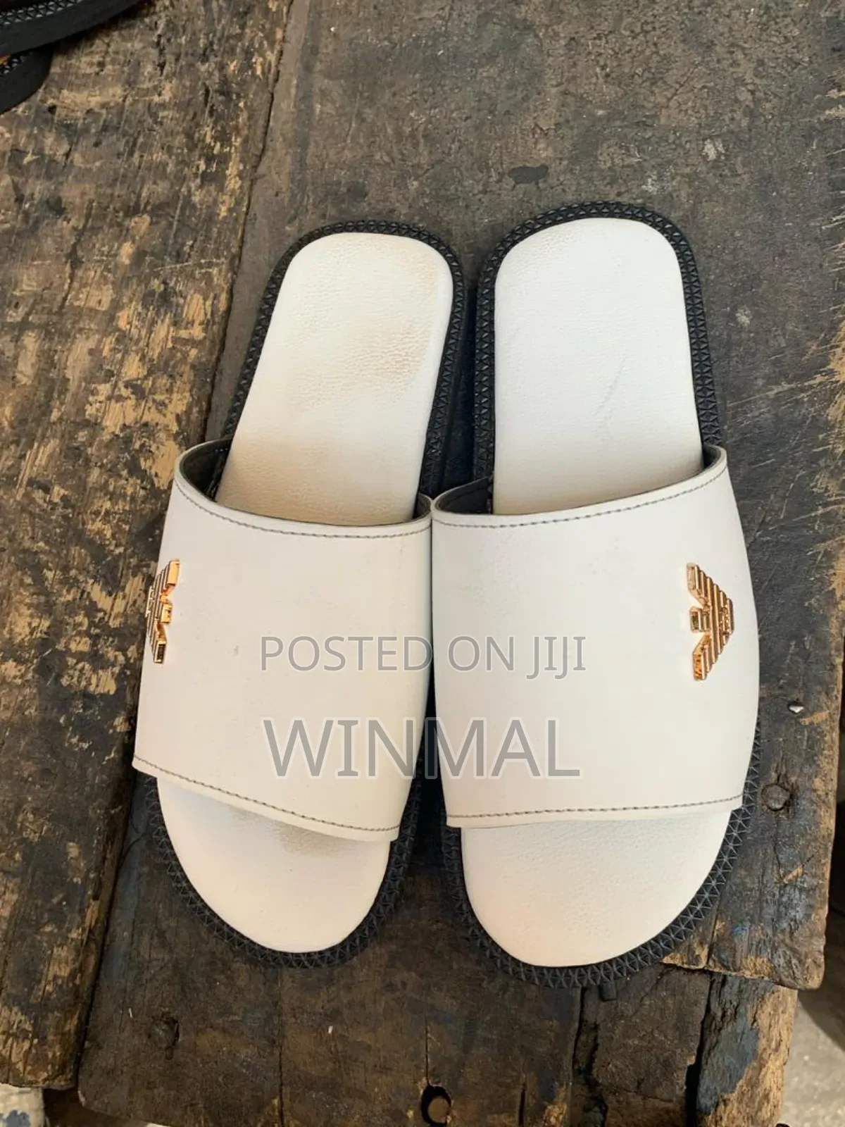 Quality And Affordable Handmade Slippers For Men And Women.