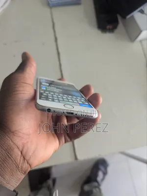Apple iPhone 6s 32 GB Silver