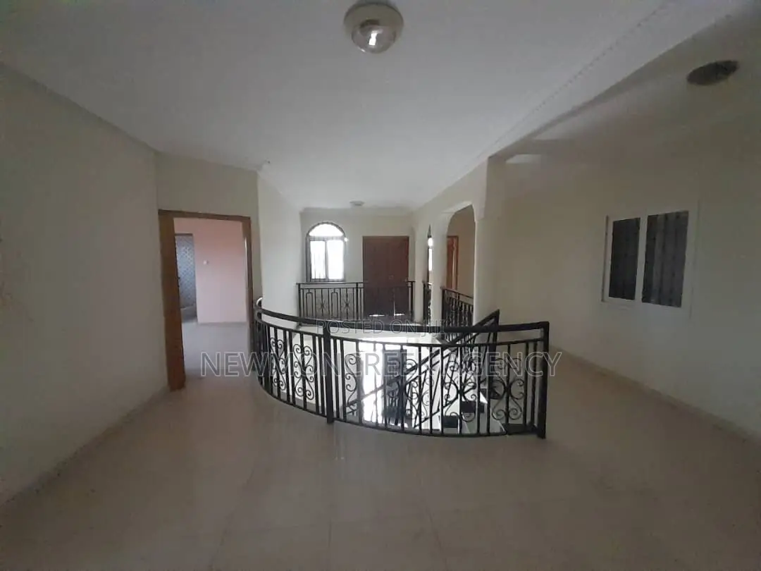 6bdrm Duplex in Accra Metropolitan for rent