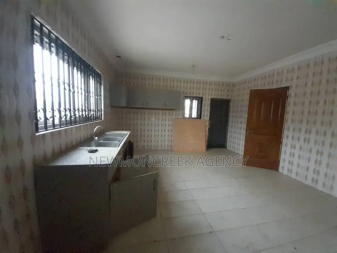 6bdrm Duplex in Accra Metropolitan for rent