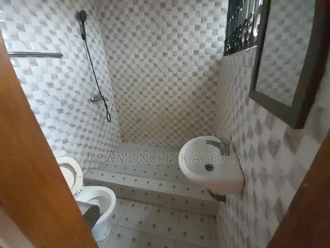 6bdrm Duplex in Accra Metropolitan for rent