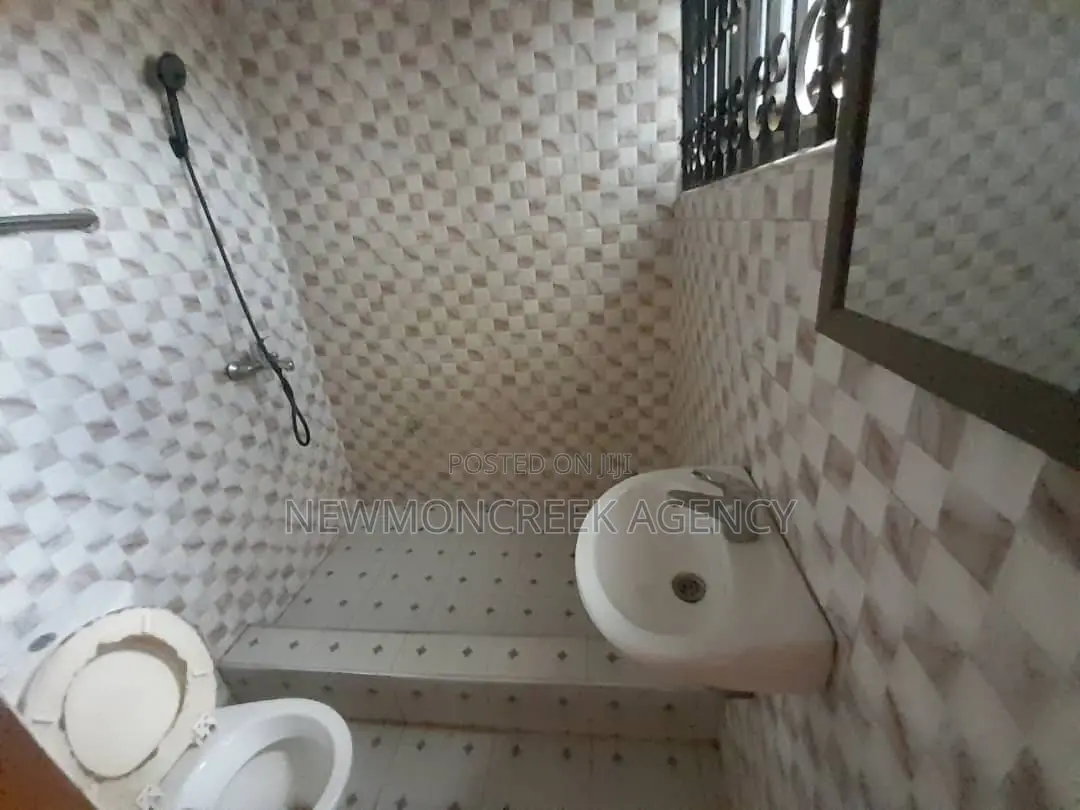 6bdrm Duplex in Accra Metropolitan for rent