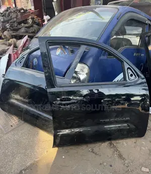 Toyota Tacoma 16 -22 Door