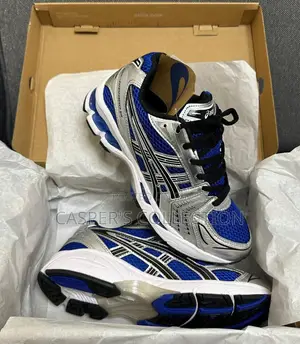 Asics Sneakers