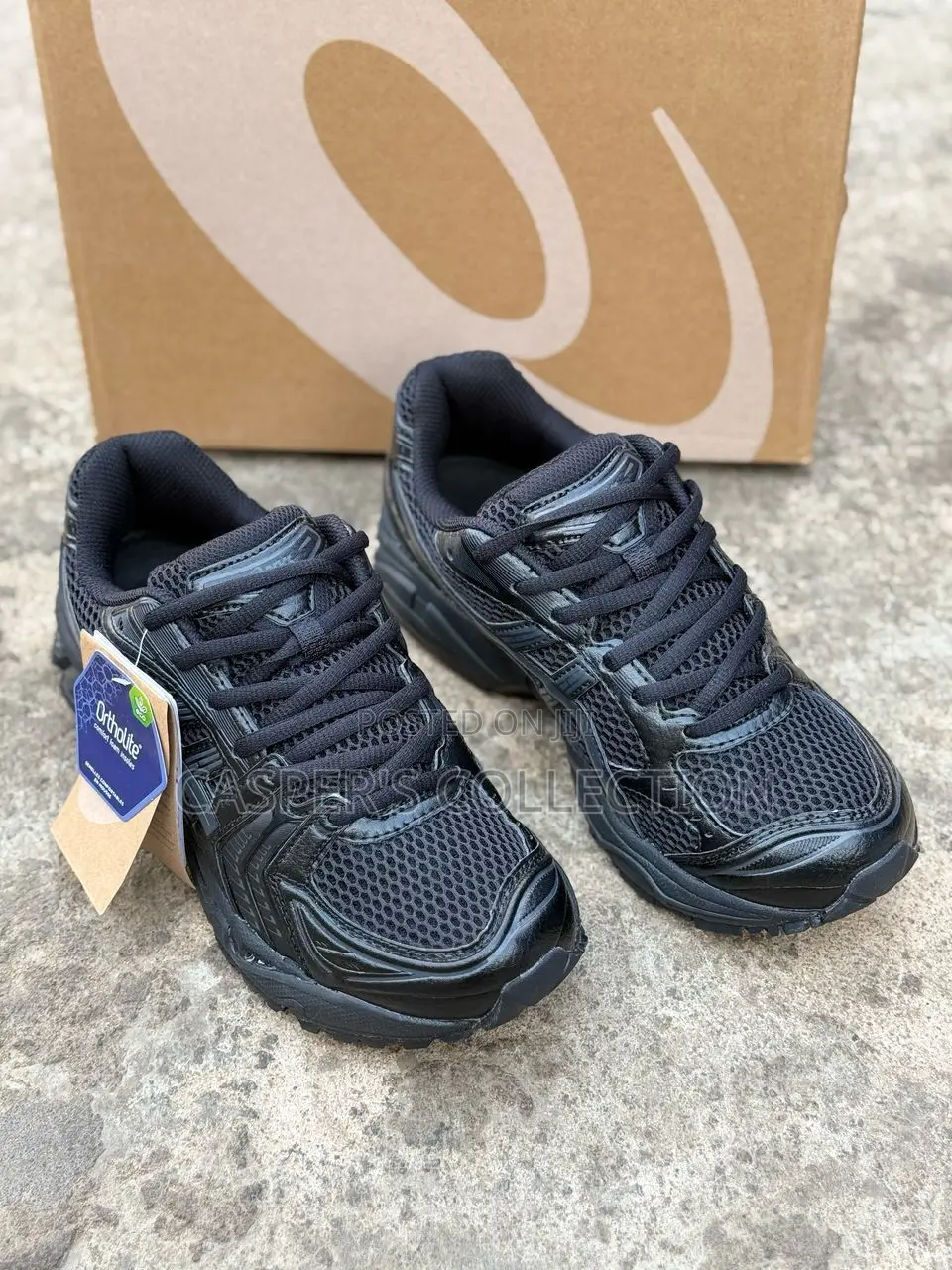 Asics Sneakers
