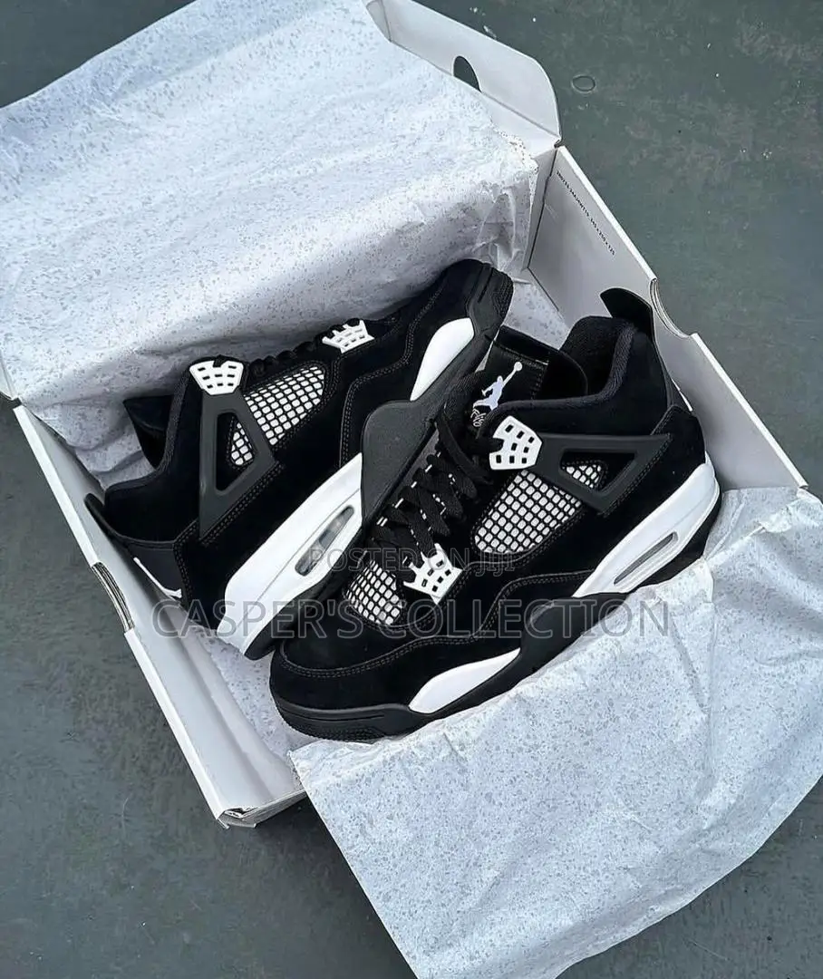Jordan 4 Black Thunders