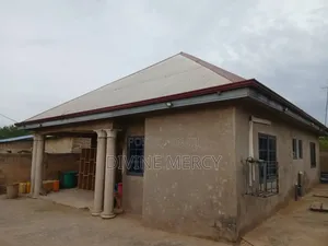 3bdrm Bungalow in Atoki, Awutu Senya East Municipal for rent
