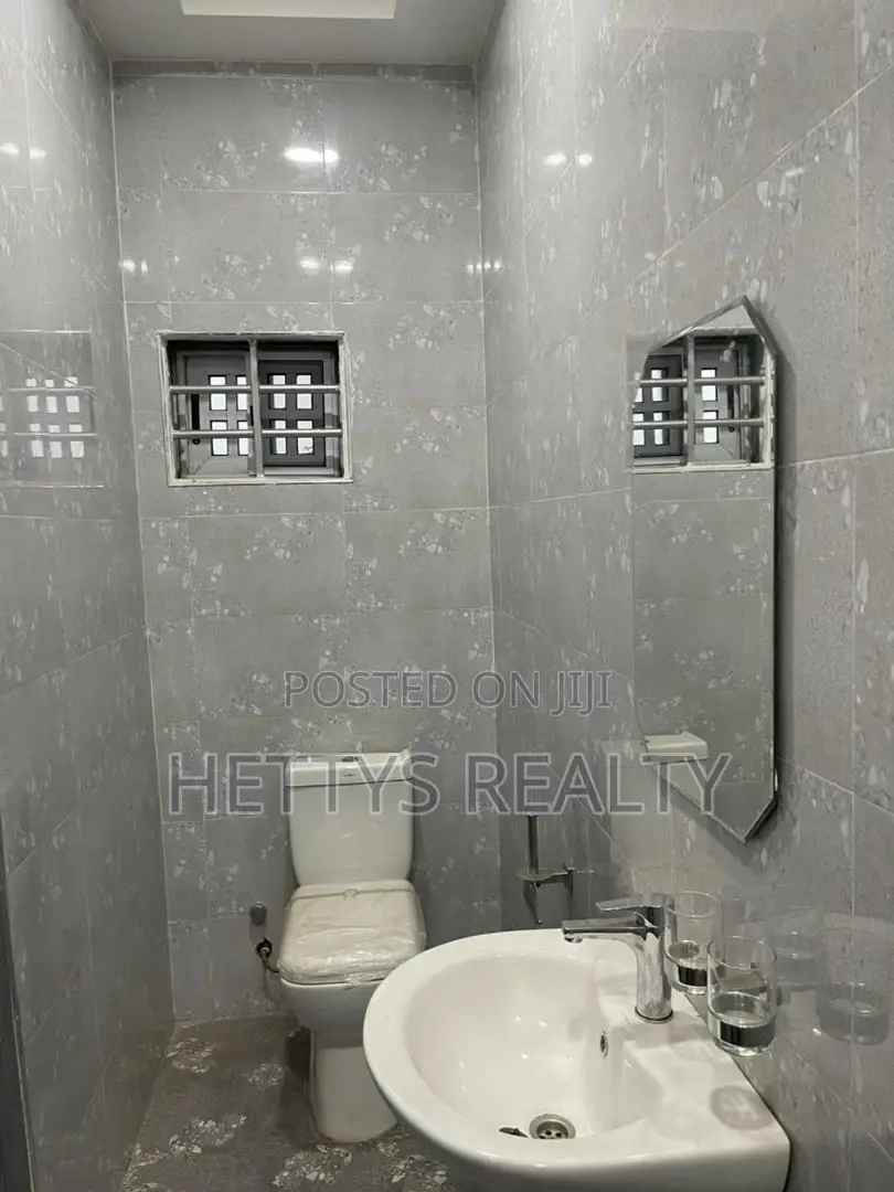 4bdrm House in Adenta for rent