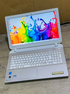 Laptop Toshiba 8GB Intel Core I3 HDD 1T