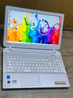 Laptop Toshiba 8GB Intel Core I3 HDD 1T