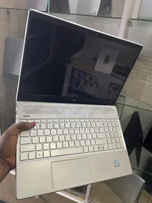 Laptop HP Pavilion 15 12GB Intel Core i5 HDD 1T