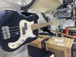 Gear4music 4 Strings Bass Guitar( Heavy Sound)