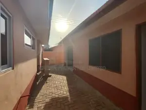 3bdrm Bungalow in Regimanuel Gray, Adenta for rent