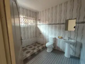 3bdrm Bungalow in Regimanuel Gray, Adenta for rent