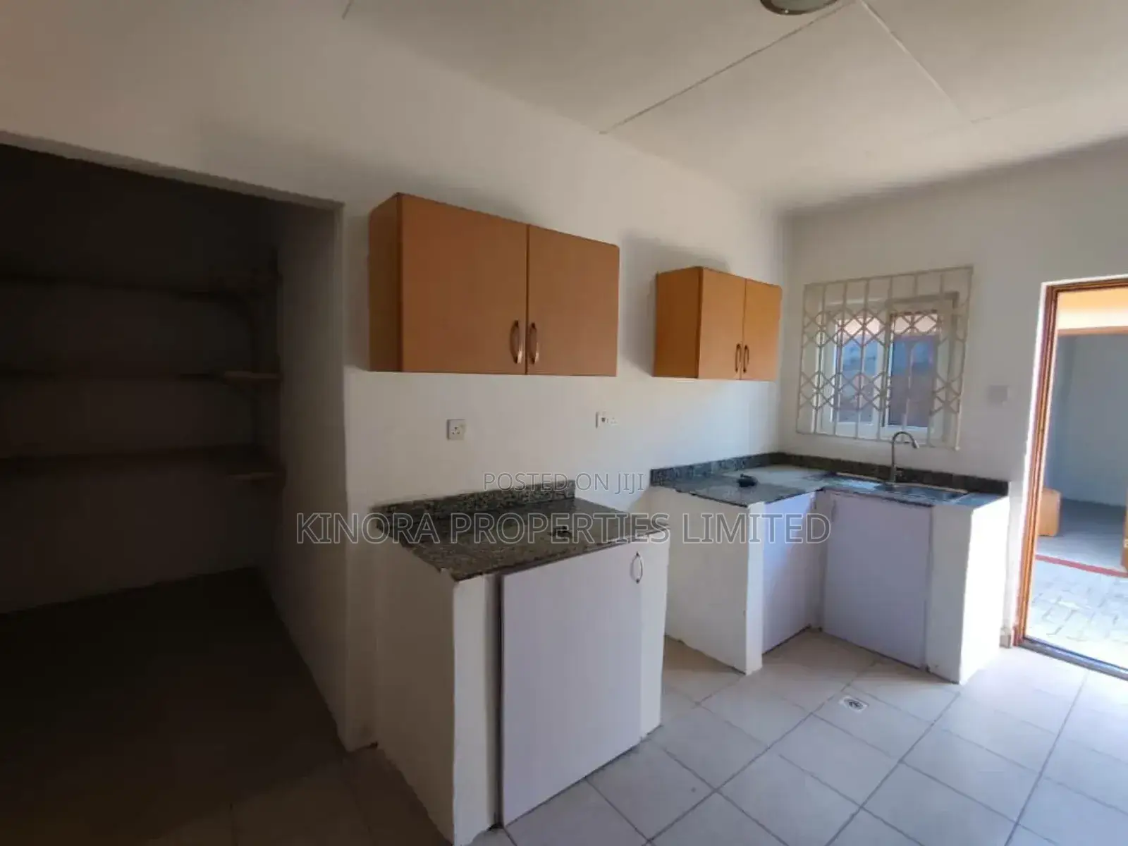 3bdrm Bungalow in Regimanuel Gray, Adenta for rent
