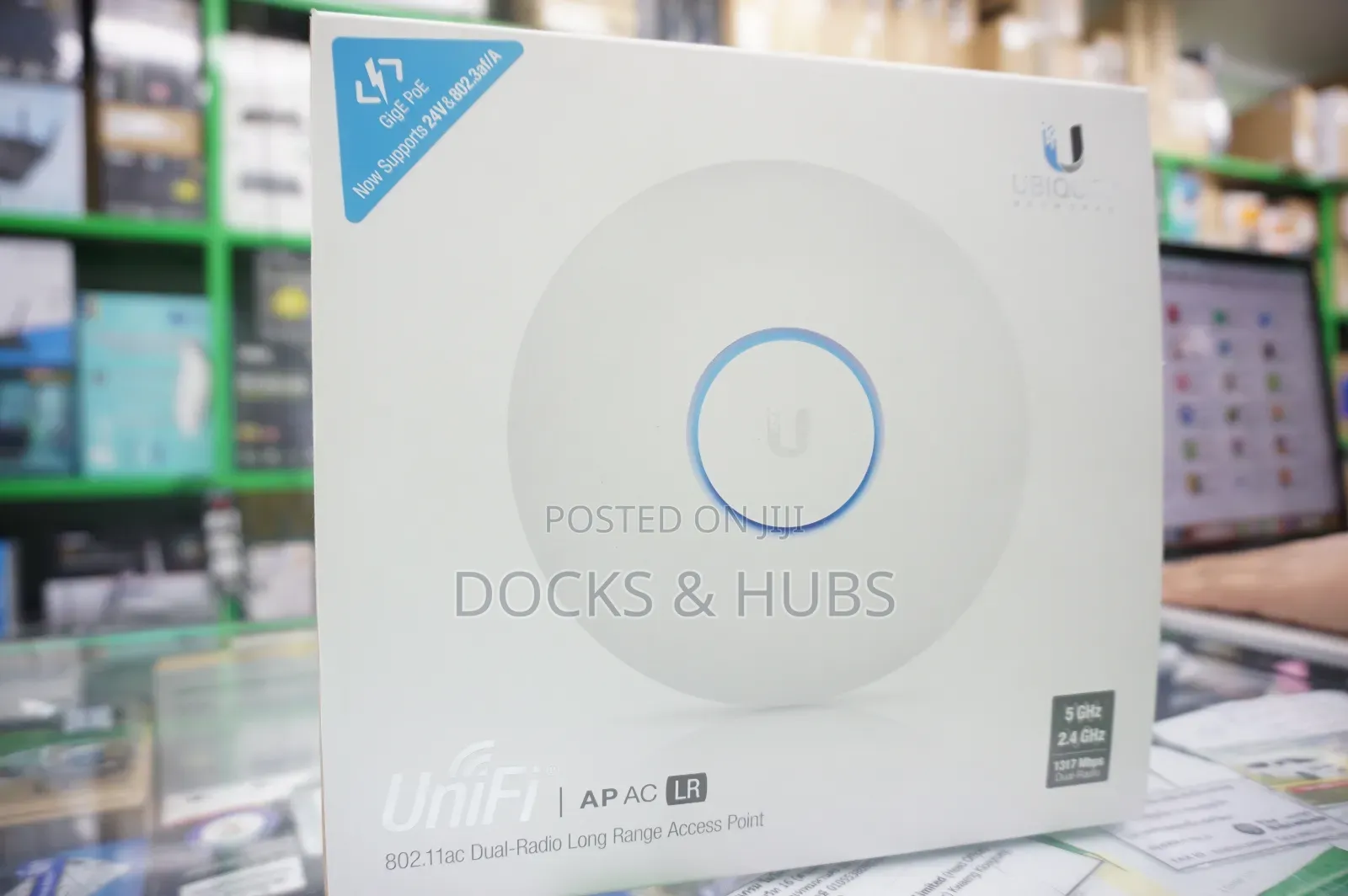 Ubiquiti Dual-Radio Long Range Access Point (Gigabit Poe
)