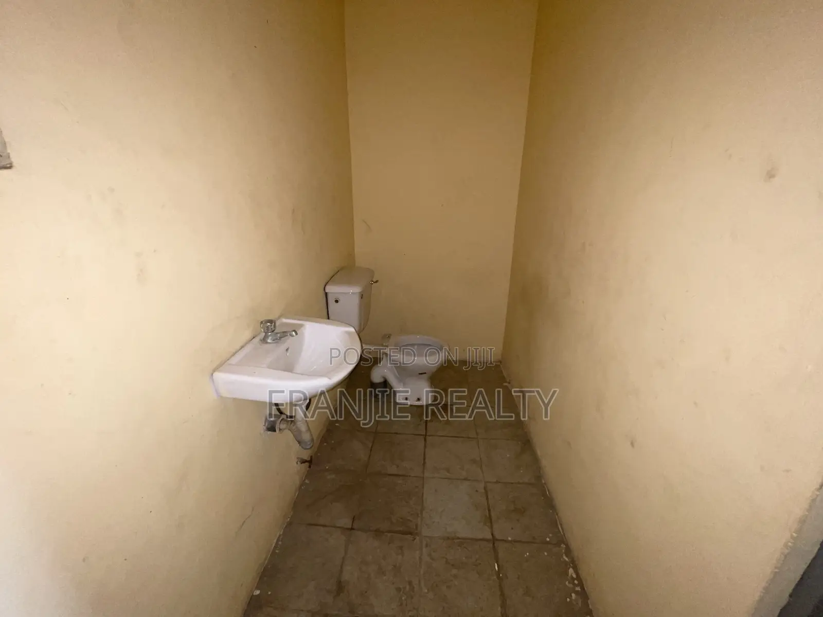 Store or Office Space for Rent at Broadcasting,New Weija.