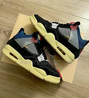 Photo - Air Jordan 4 Retro Union Off Noir