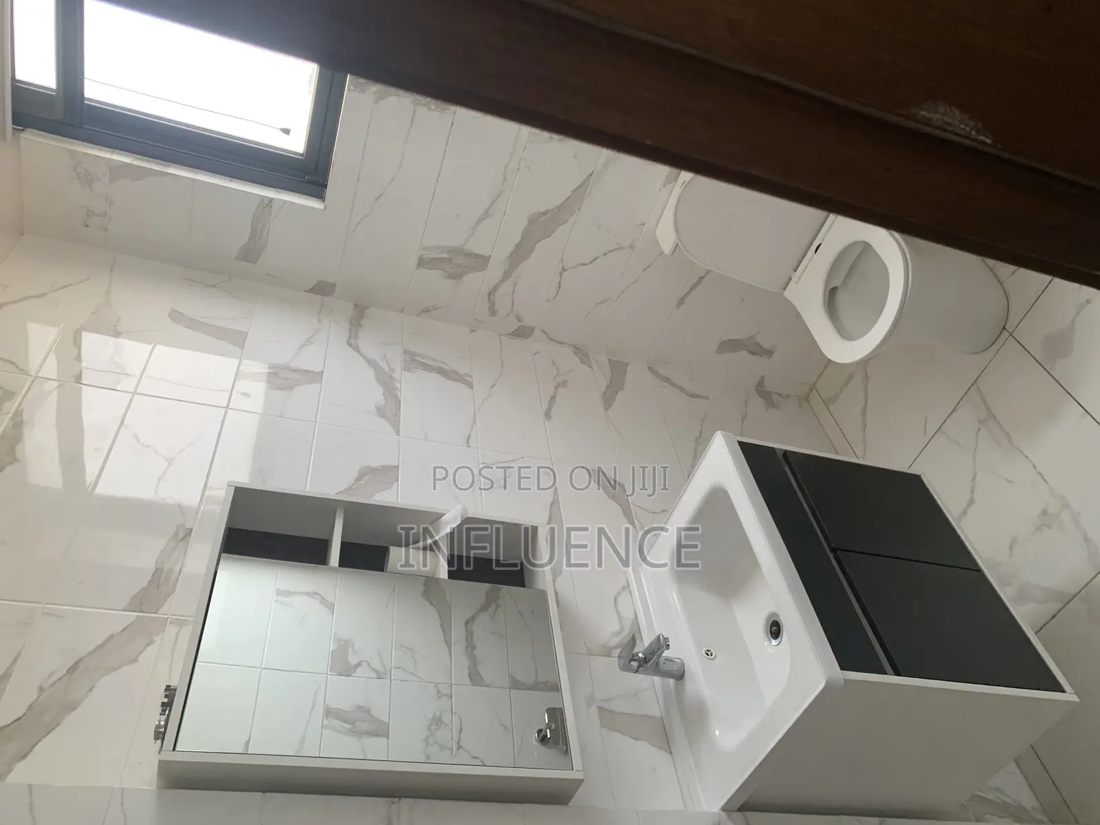 2bdrm Apartment in American House Area, East Legon for rent