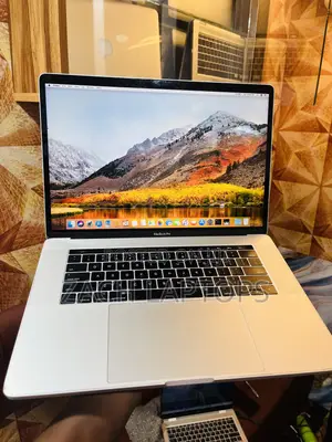Laptop Apple MacBook 2017 16GB Intel Core i7 SSD 512GB